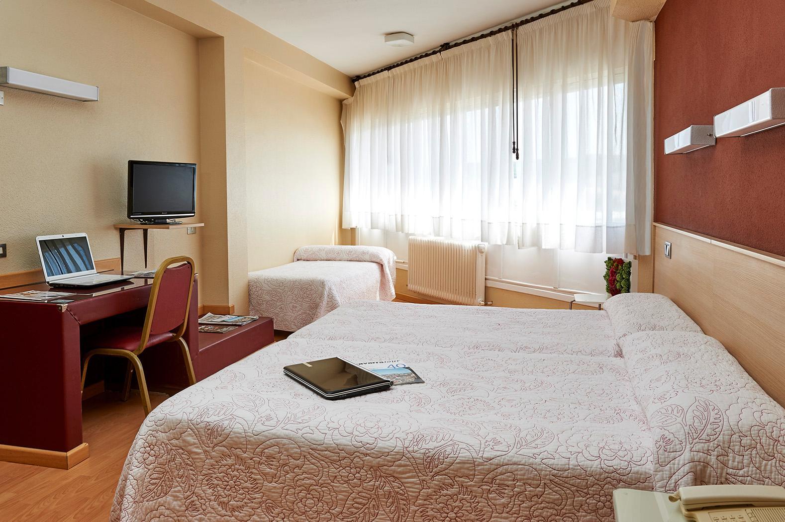 Hotel Alaiz Beriain Bagian luar foto